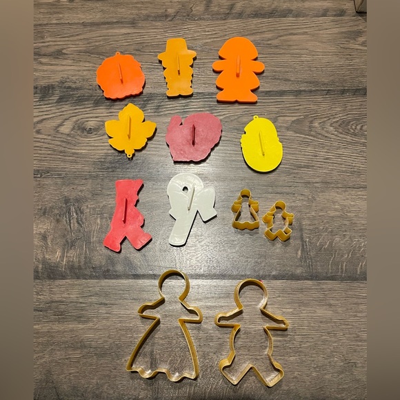 Vintage Hallmark Holiday Cookie Cutters Mixed Lot - Picture 2 of 5